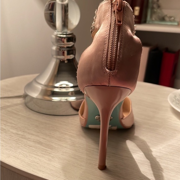 Betsey Johnson. Size 6. 4 inch heel. Worn twice. - Picture 5 of 7